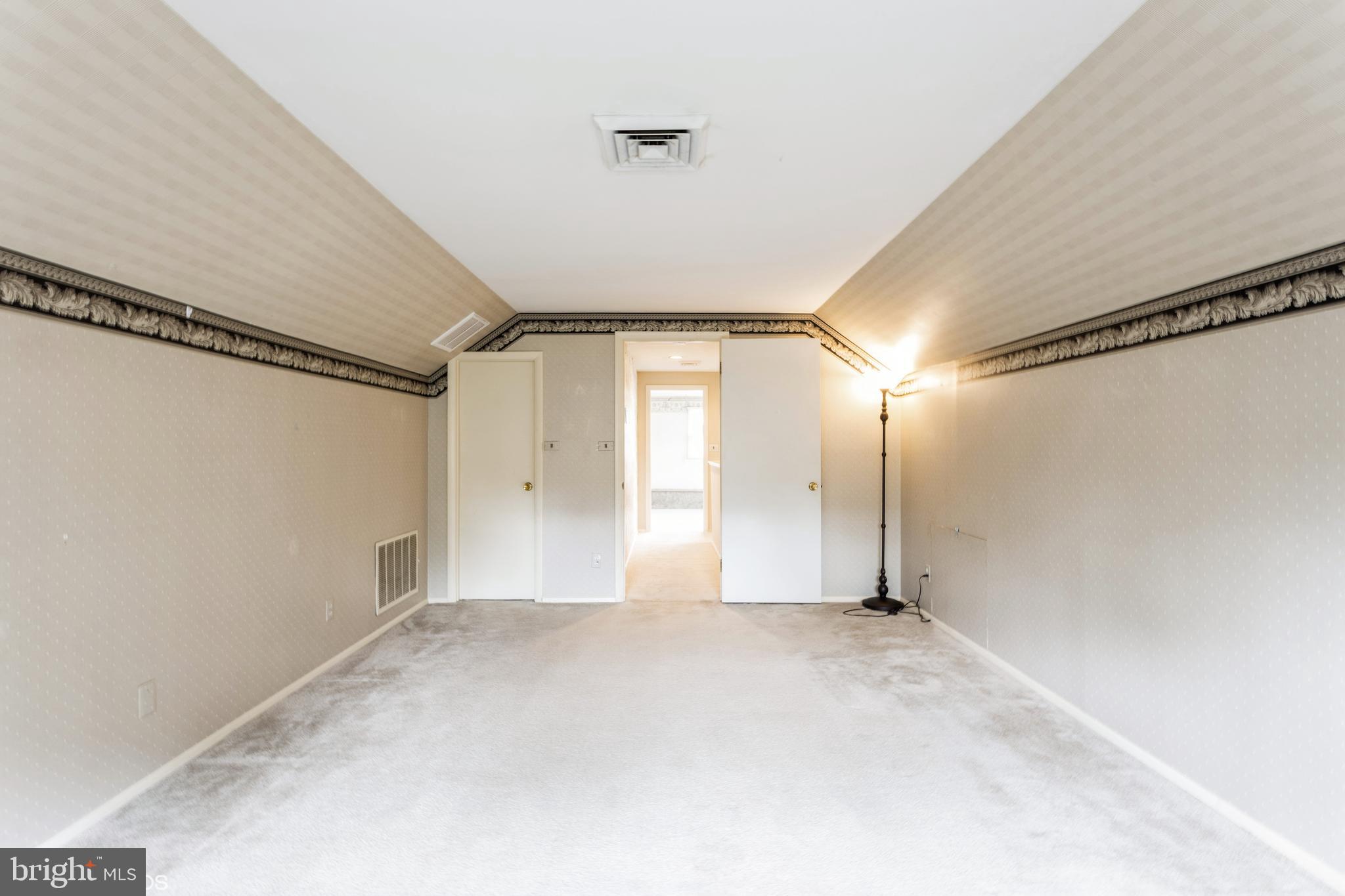 LONG MEADOW ESTATES - Residential