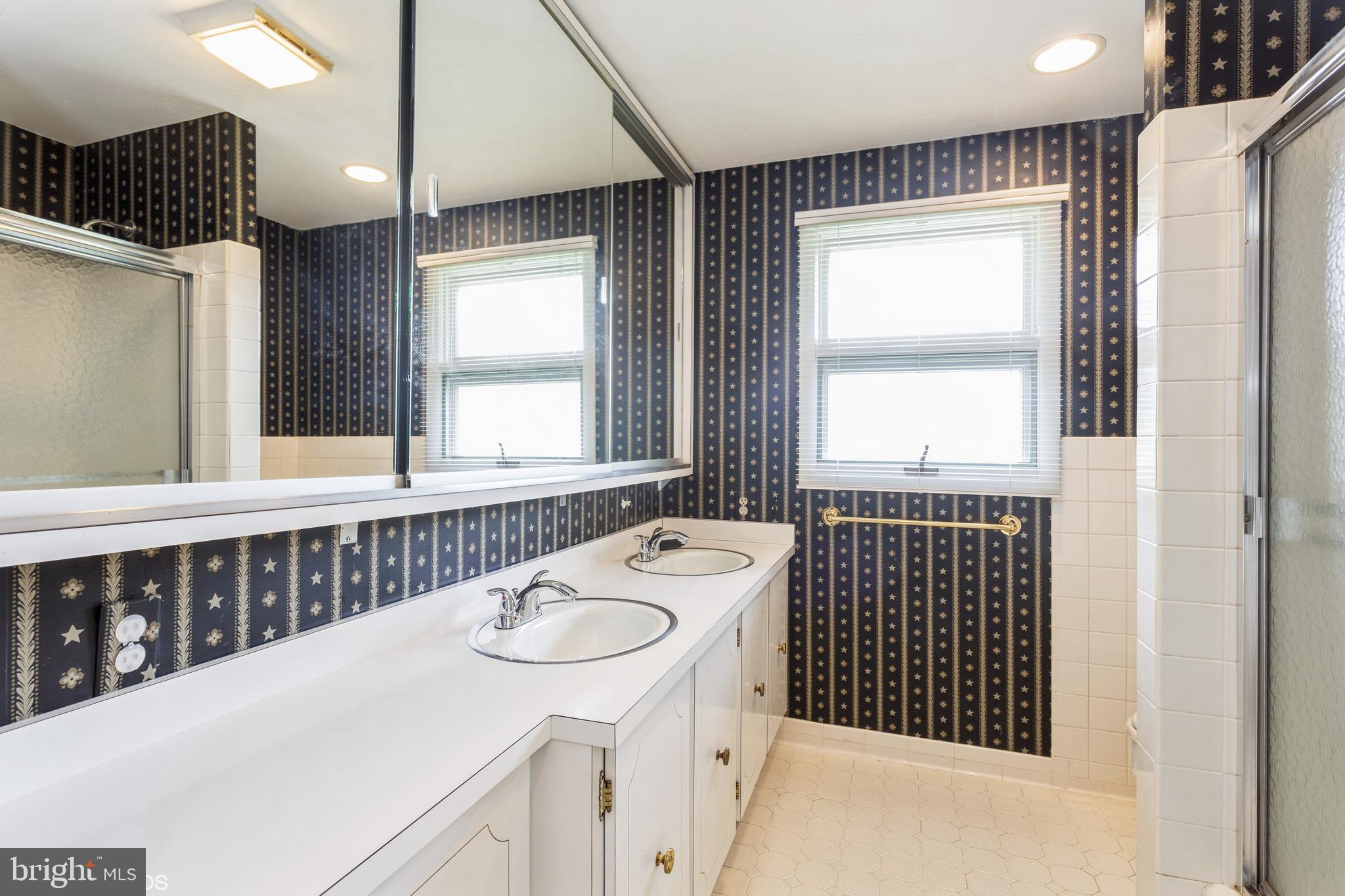 LONG MEADOW ESTATES - Residential