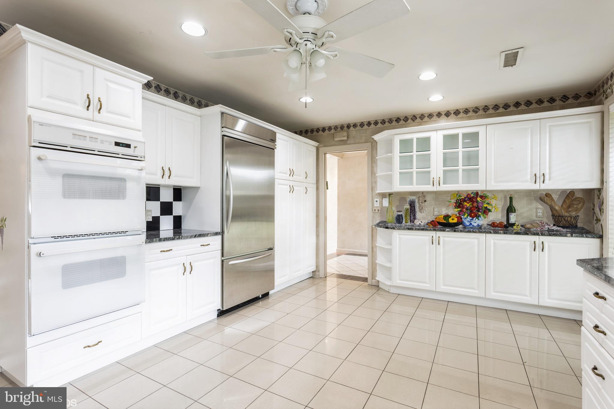 LONG MEADOW ESTATES - Residential