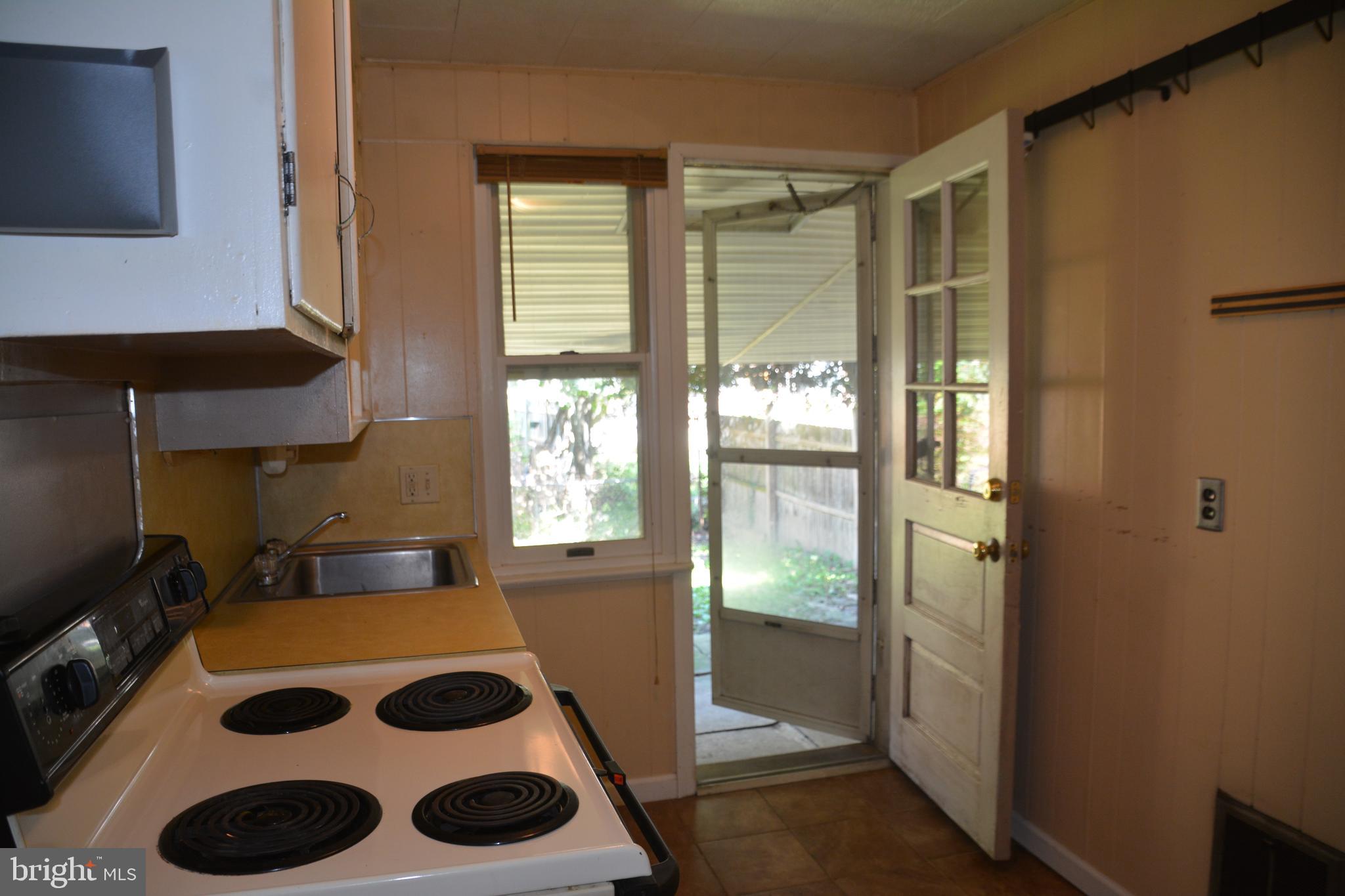8TH WARD - Residential