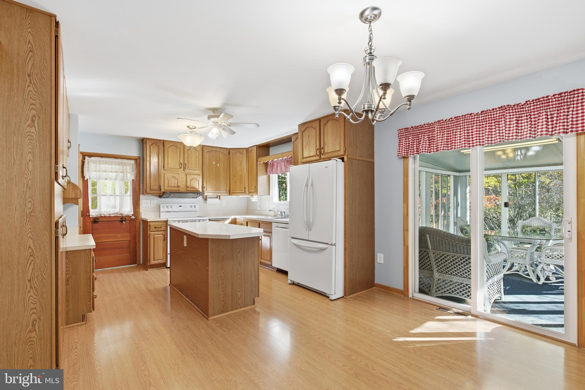 REGAL ESTATES - Residential