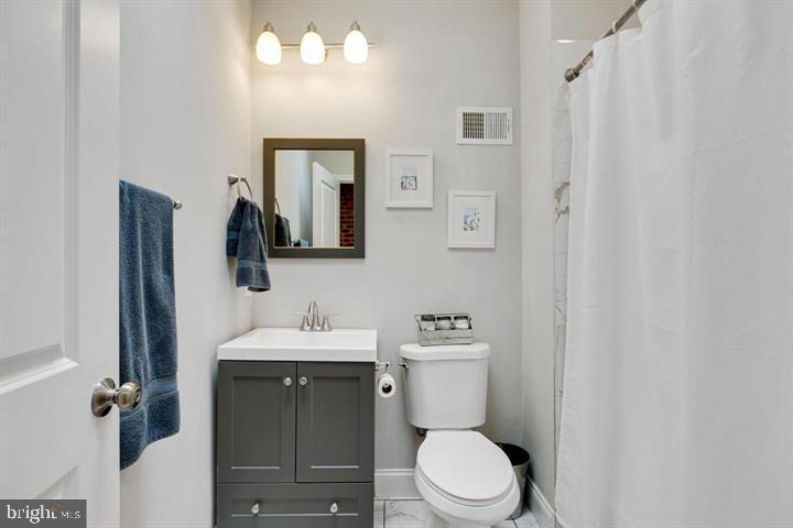 HIGHLANDTOWN - Residential Lease