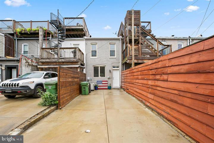 HIGHLANDTOWN - Residential Lease