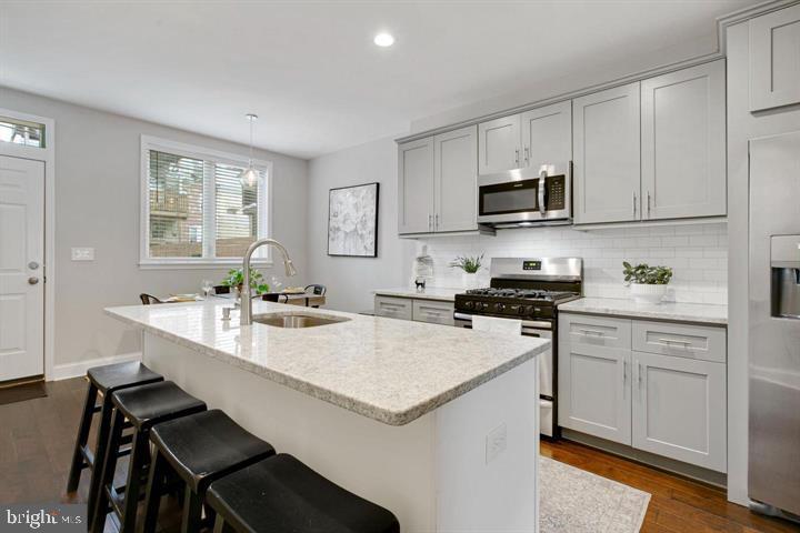 HIGHLANDTOWN - Residential Lease