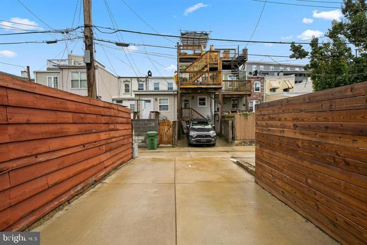 HIGHLANDTOWN - Residential Lease