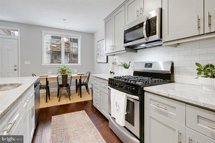 HIGHLANDTOWN - Residential Lease