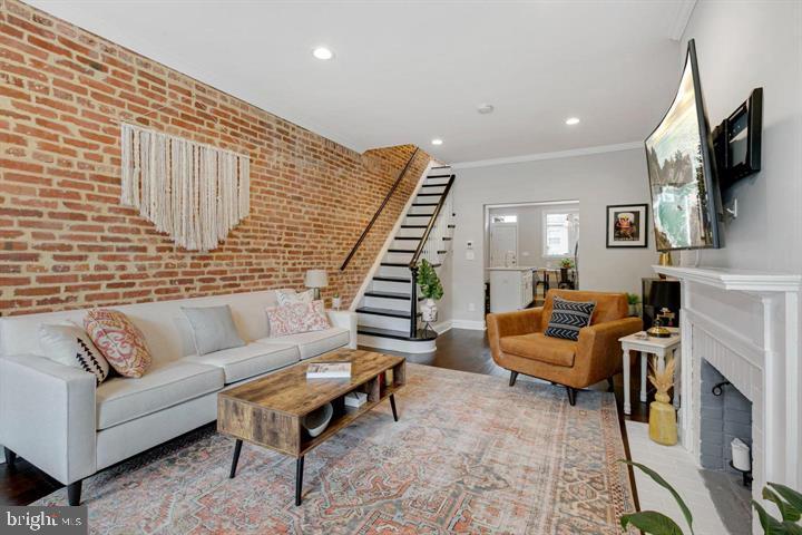 HIGHLANDTOWN - Residential Lease