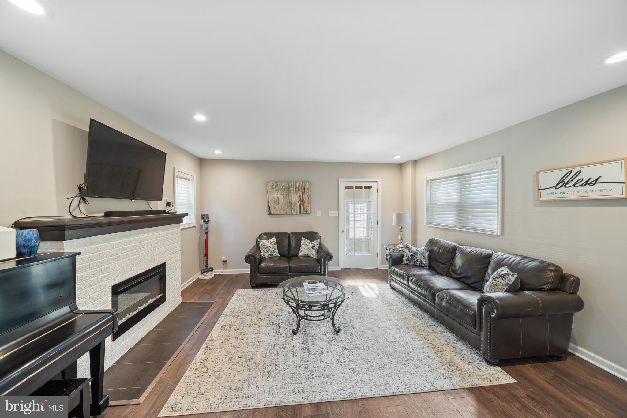 GREEN TREE - Residential