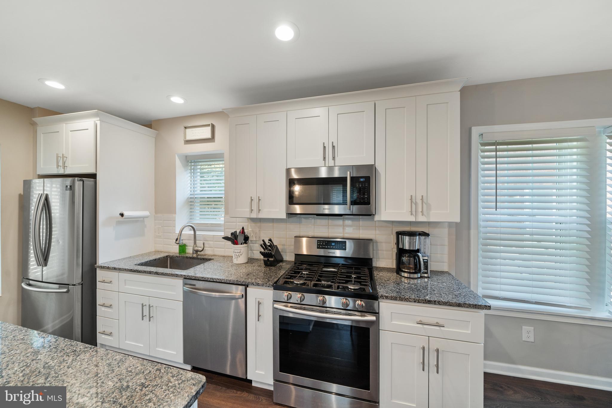 GREEN TREE - Residential