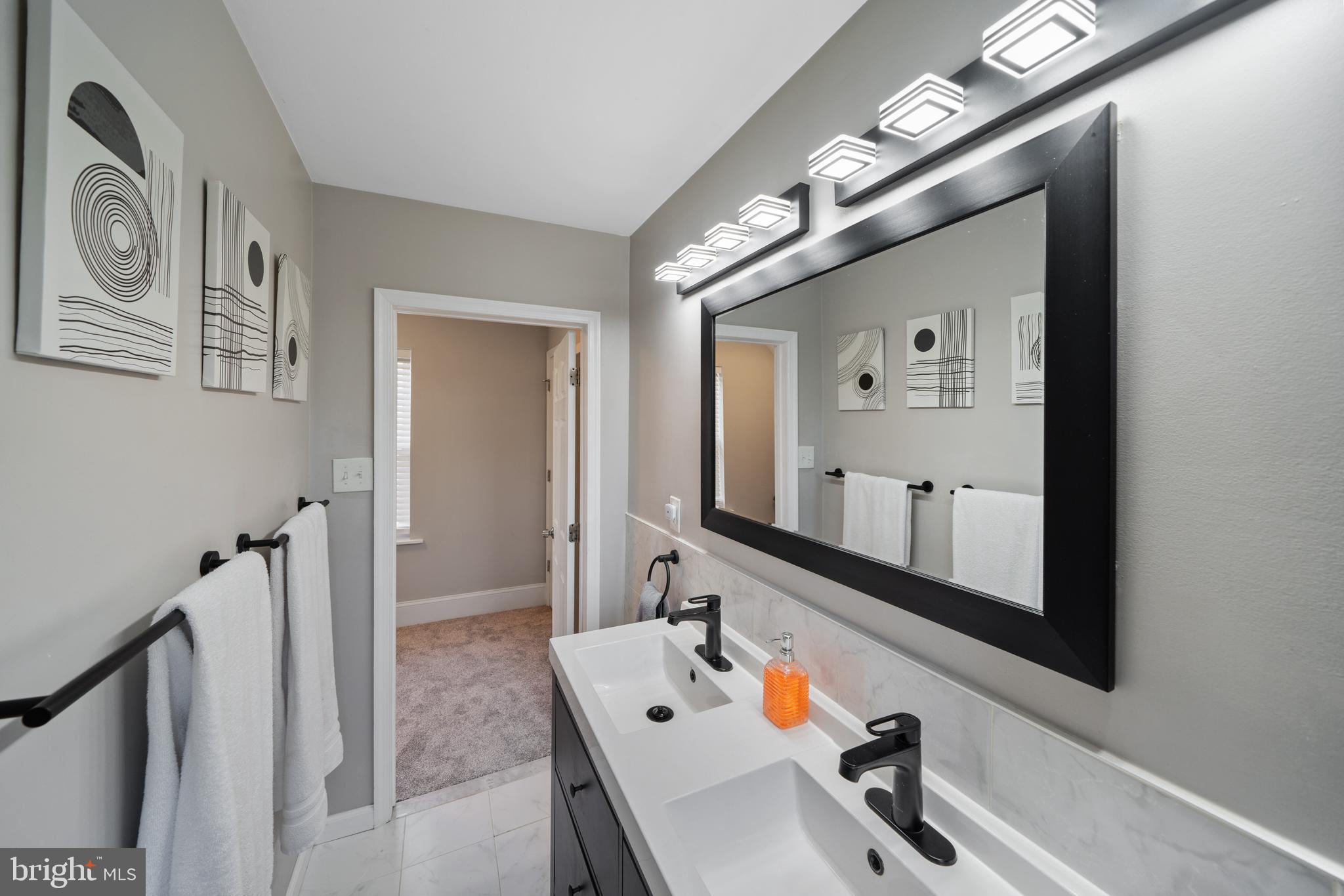 GREEN TREE - Residential