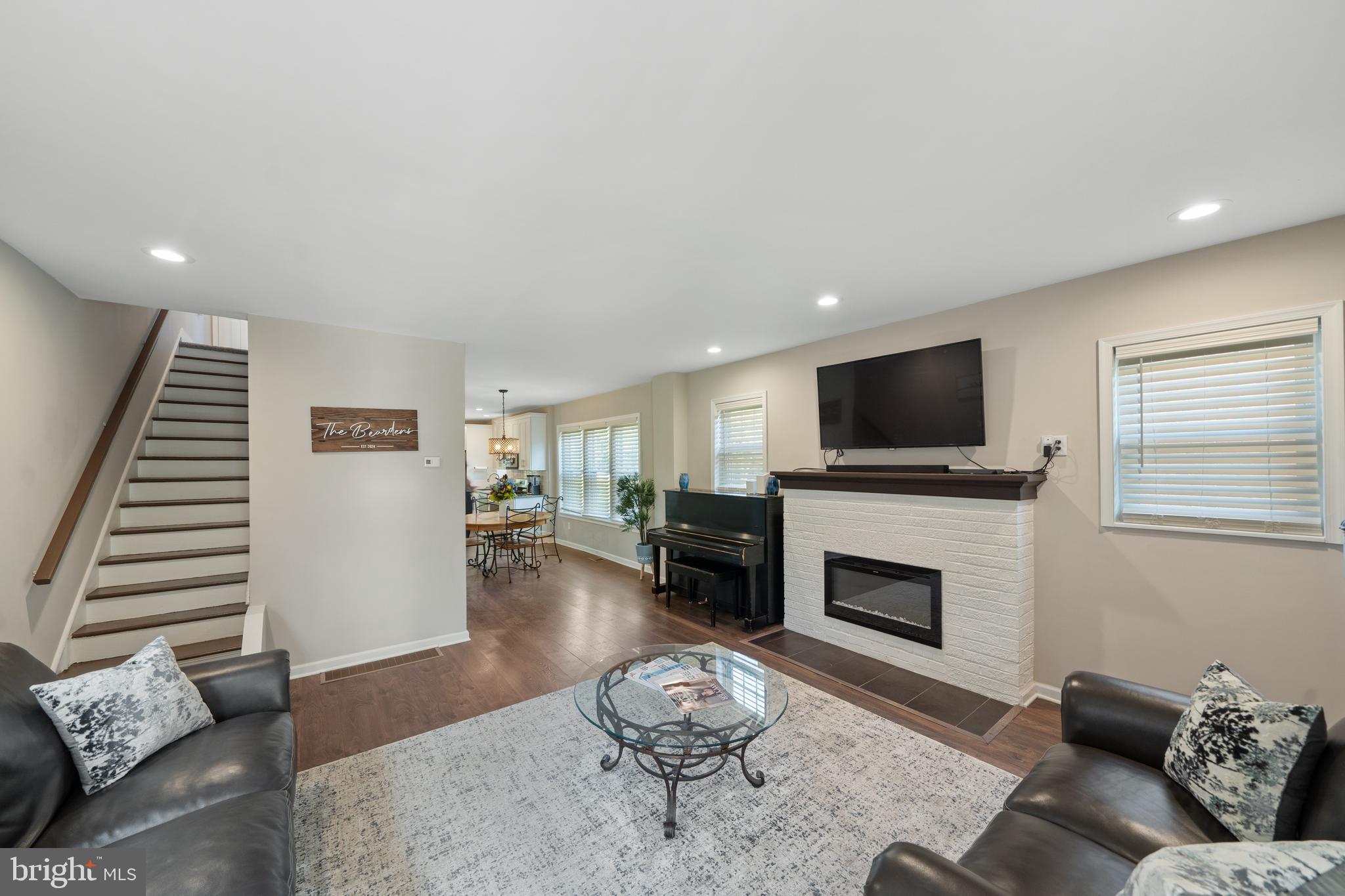 GREEN TREE - Residential