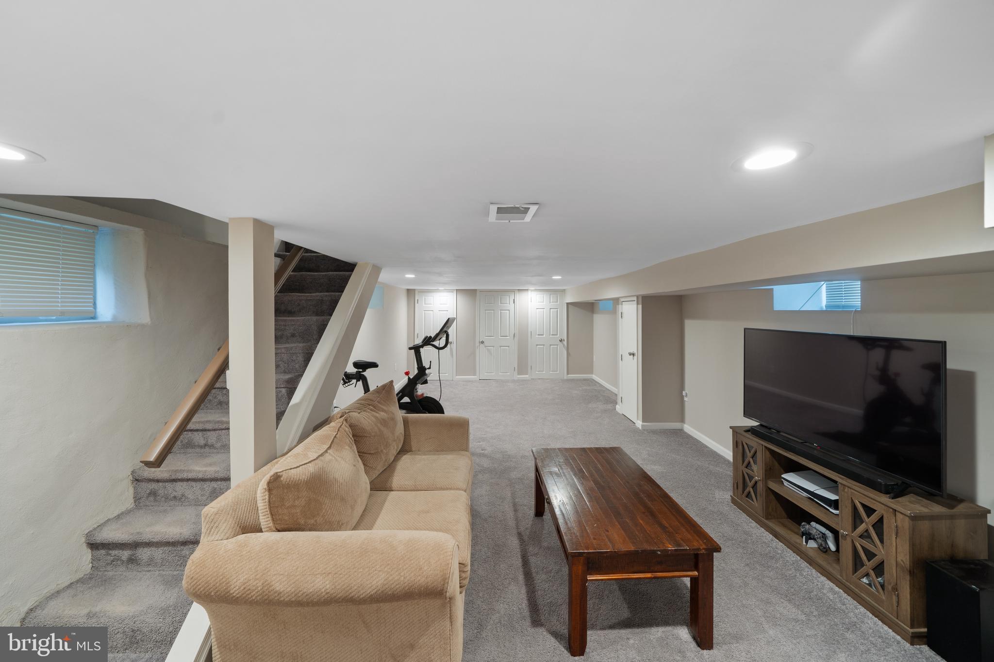 GREEN TREE - Residential