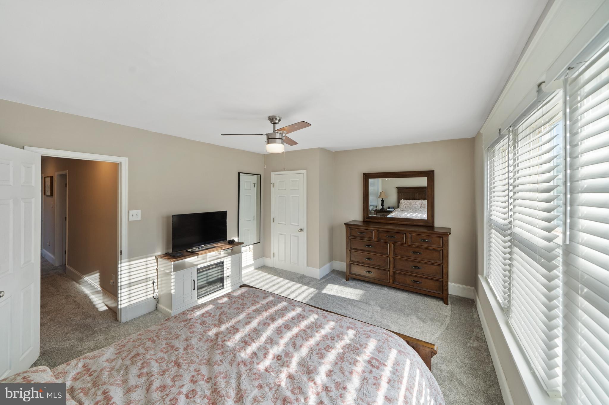 GREEN TREE - Residential