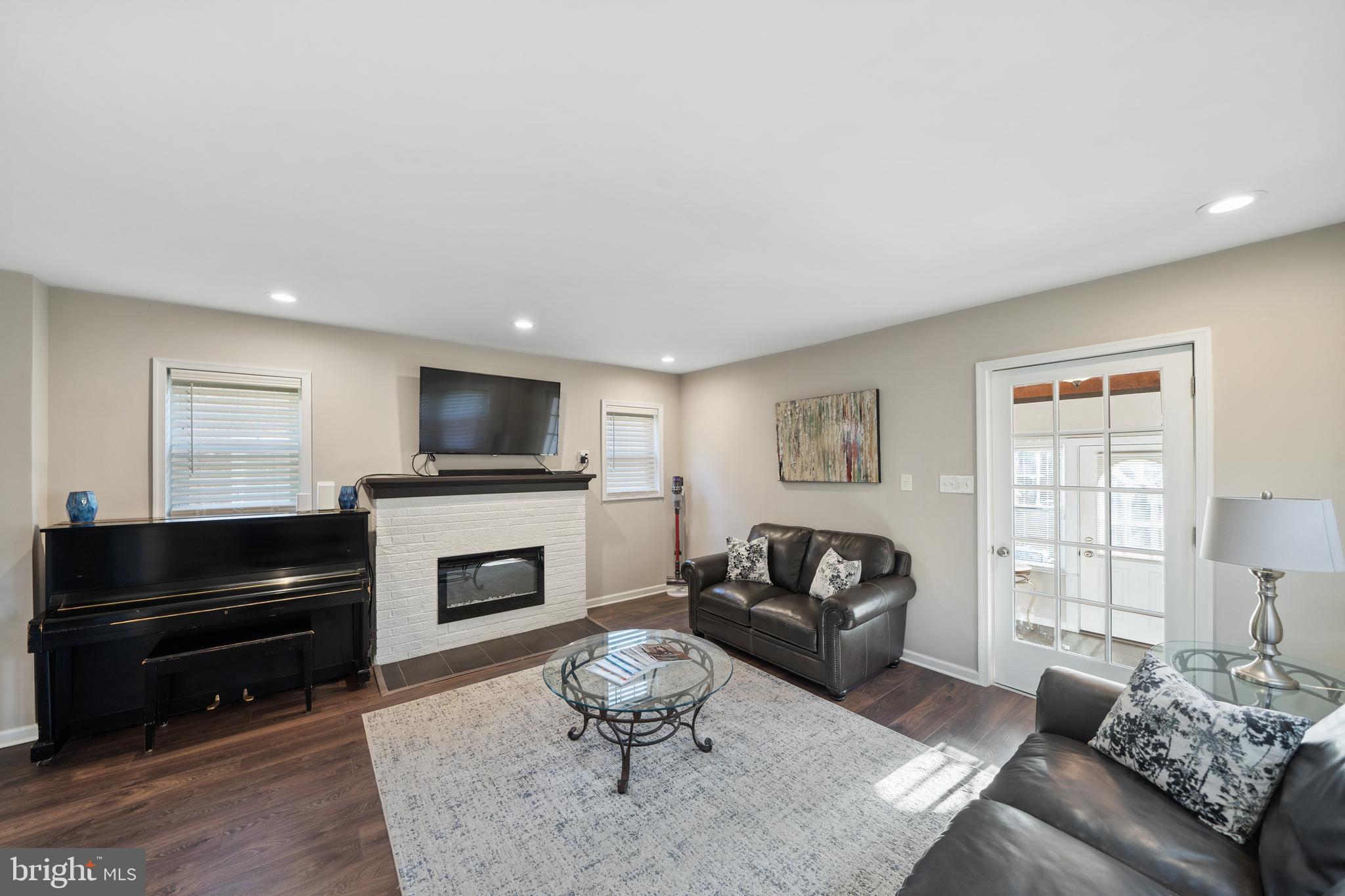 GREEN TREE - Residential