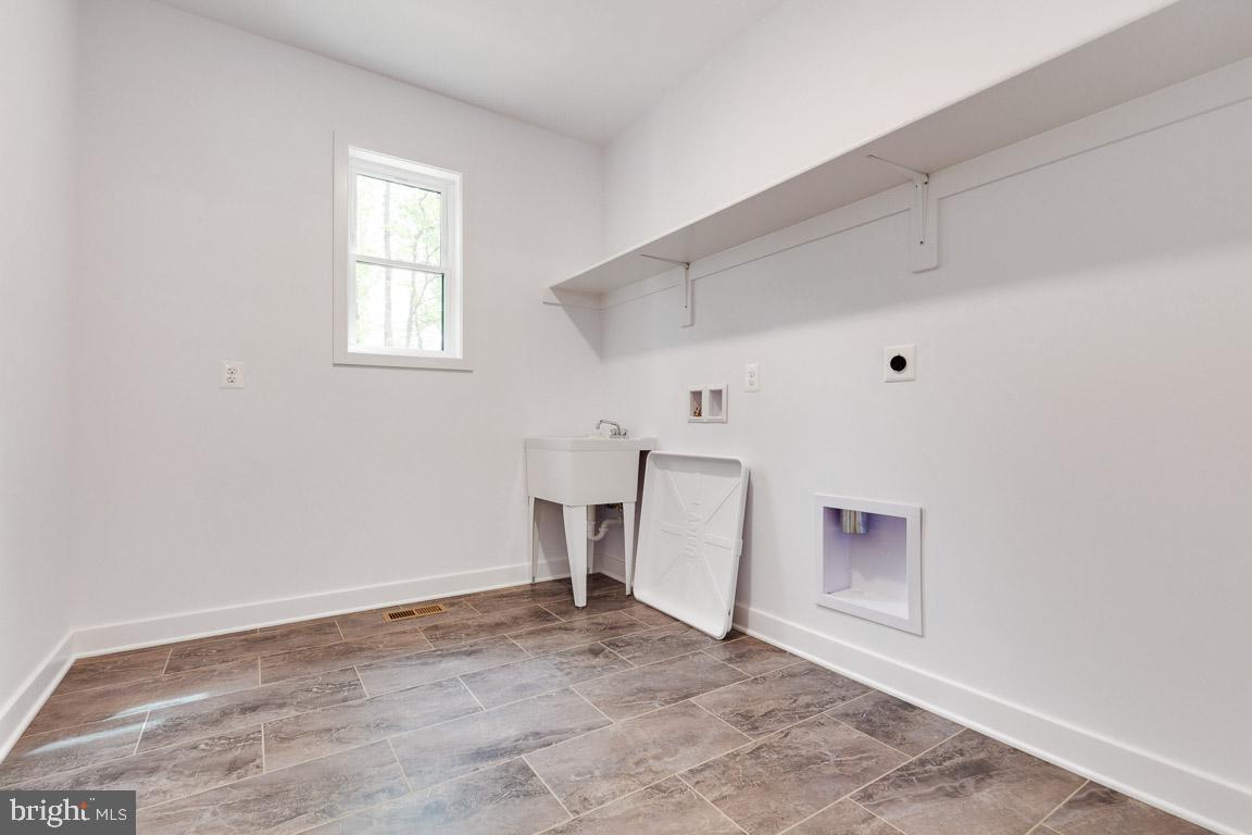 CANTERLEIGH - Residential