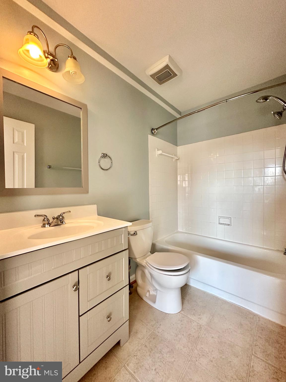 KEENE MILL OVERLOOK - Residential Lease