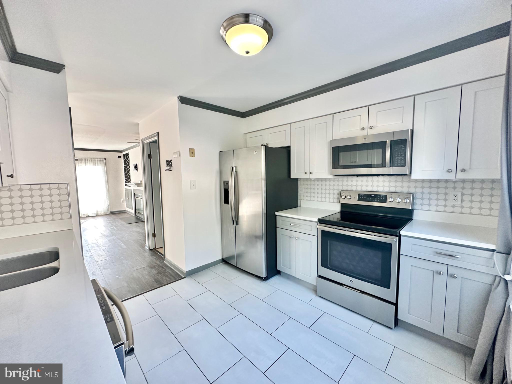 KEENE MILL OVERLOOK - Residential Lease