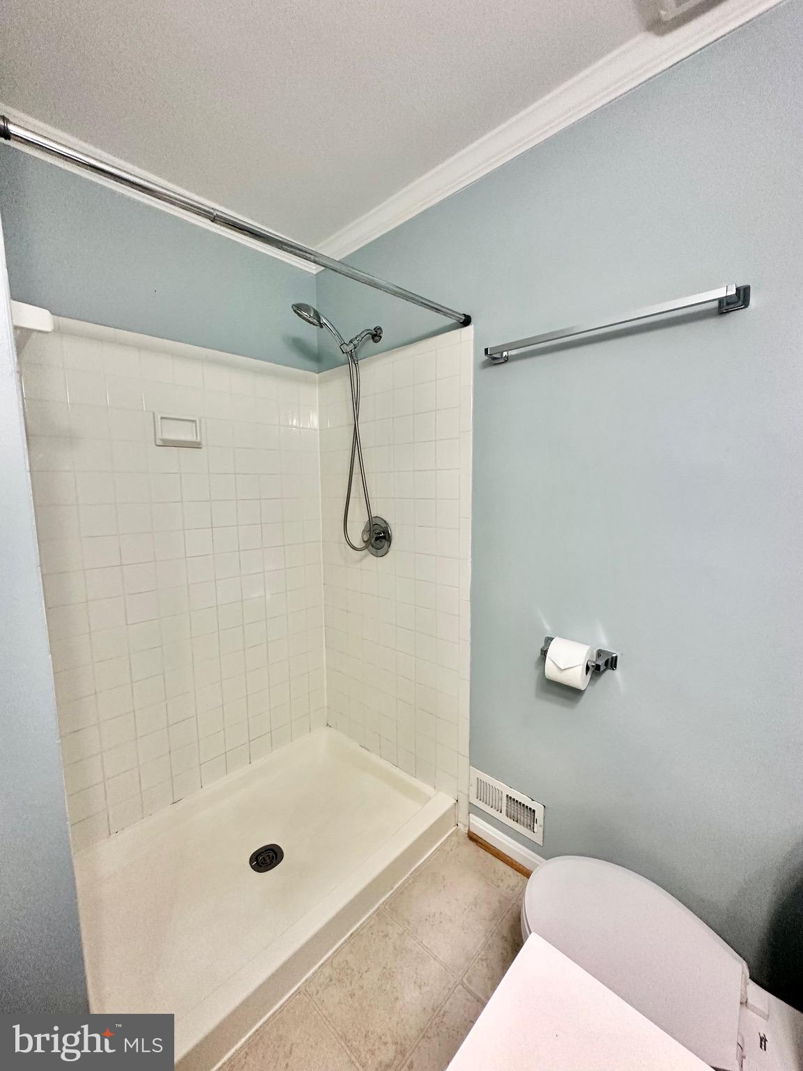 KEENE MILL OVERLOOK - Residential Lease