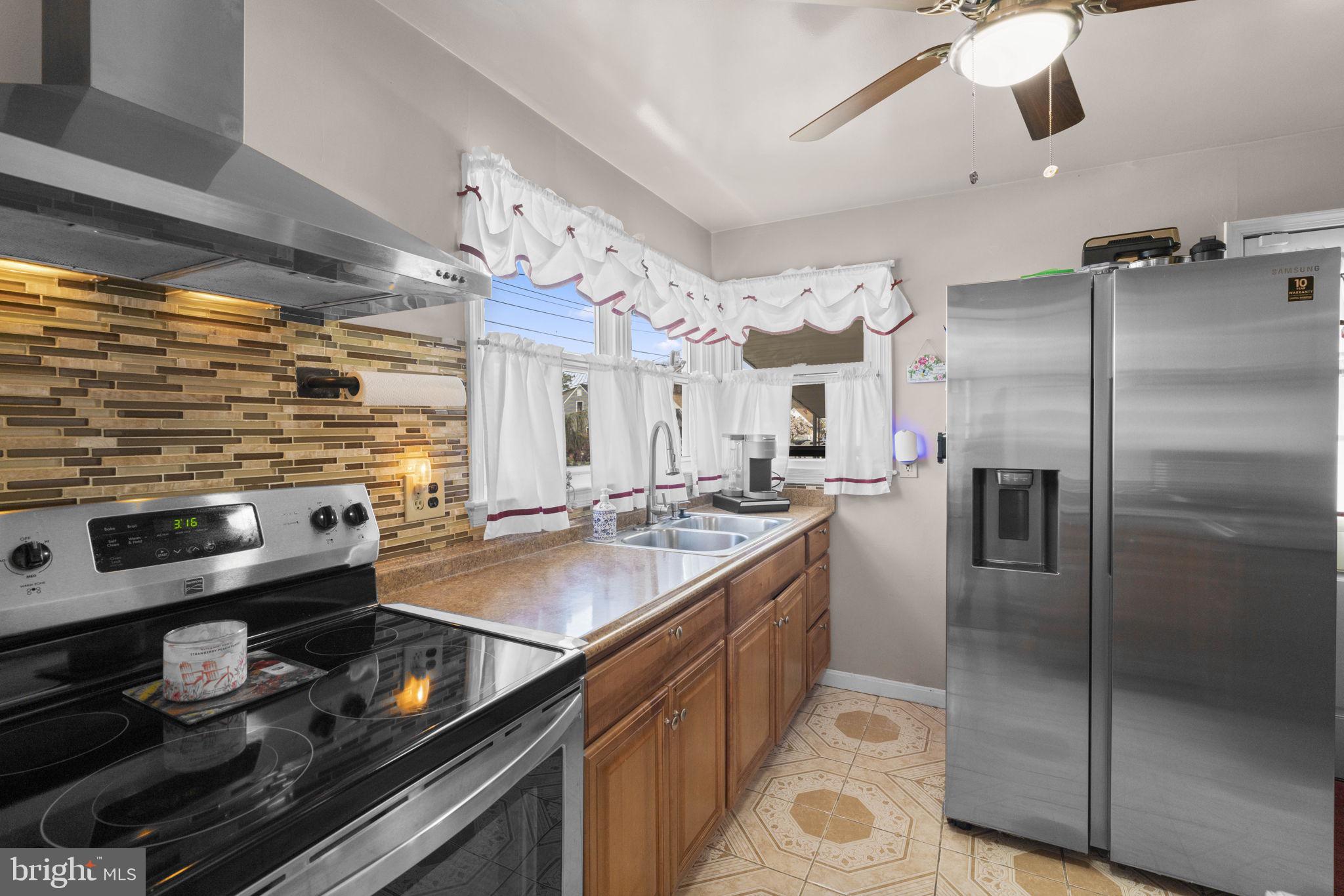 MARLYN MANOR - Residential