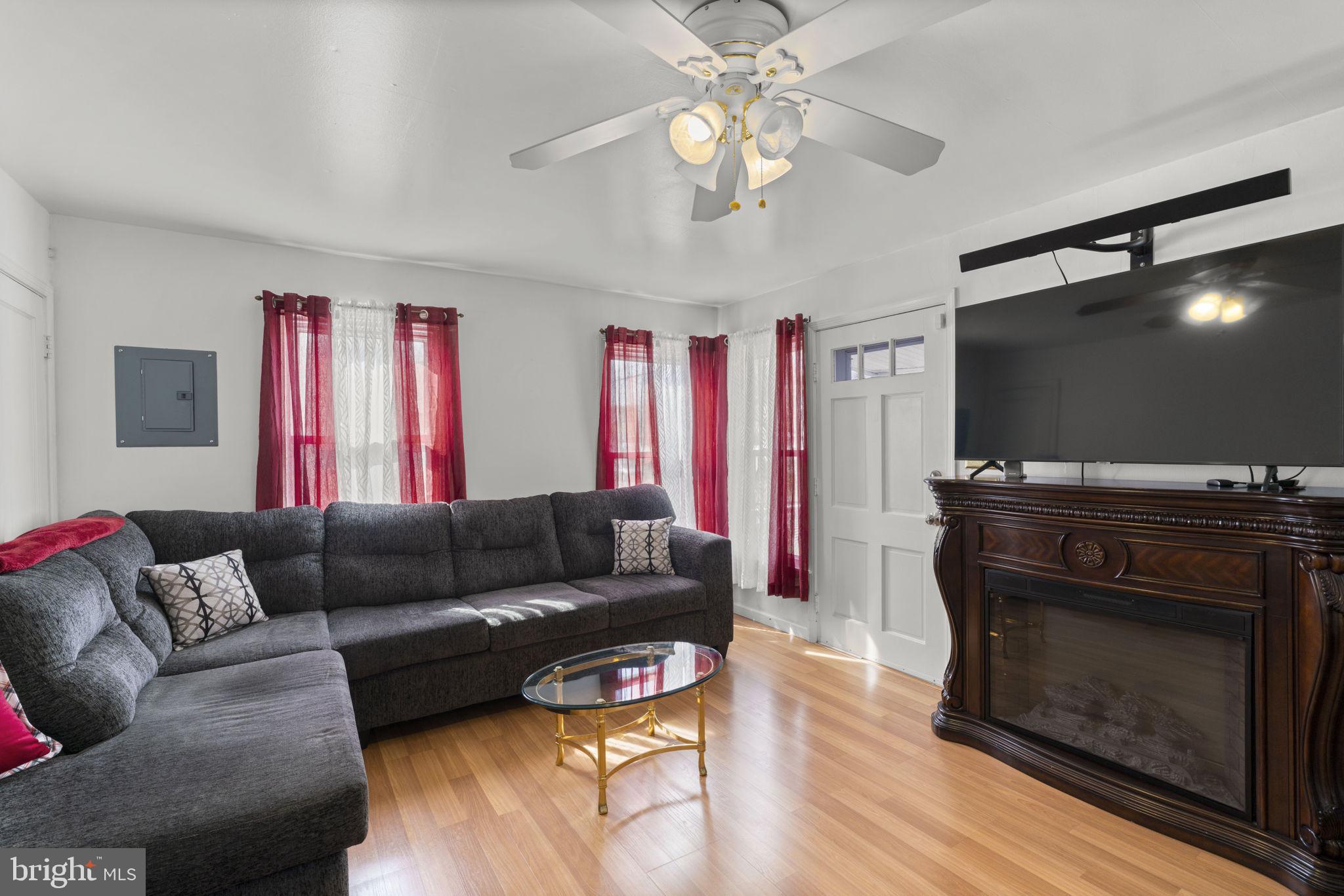 MARLYN MANOR - Residential