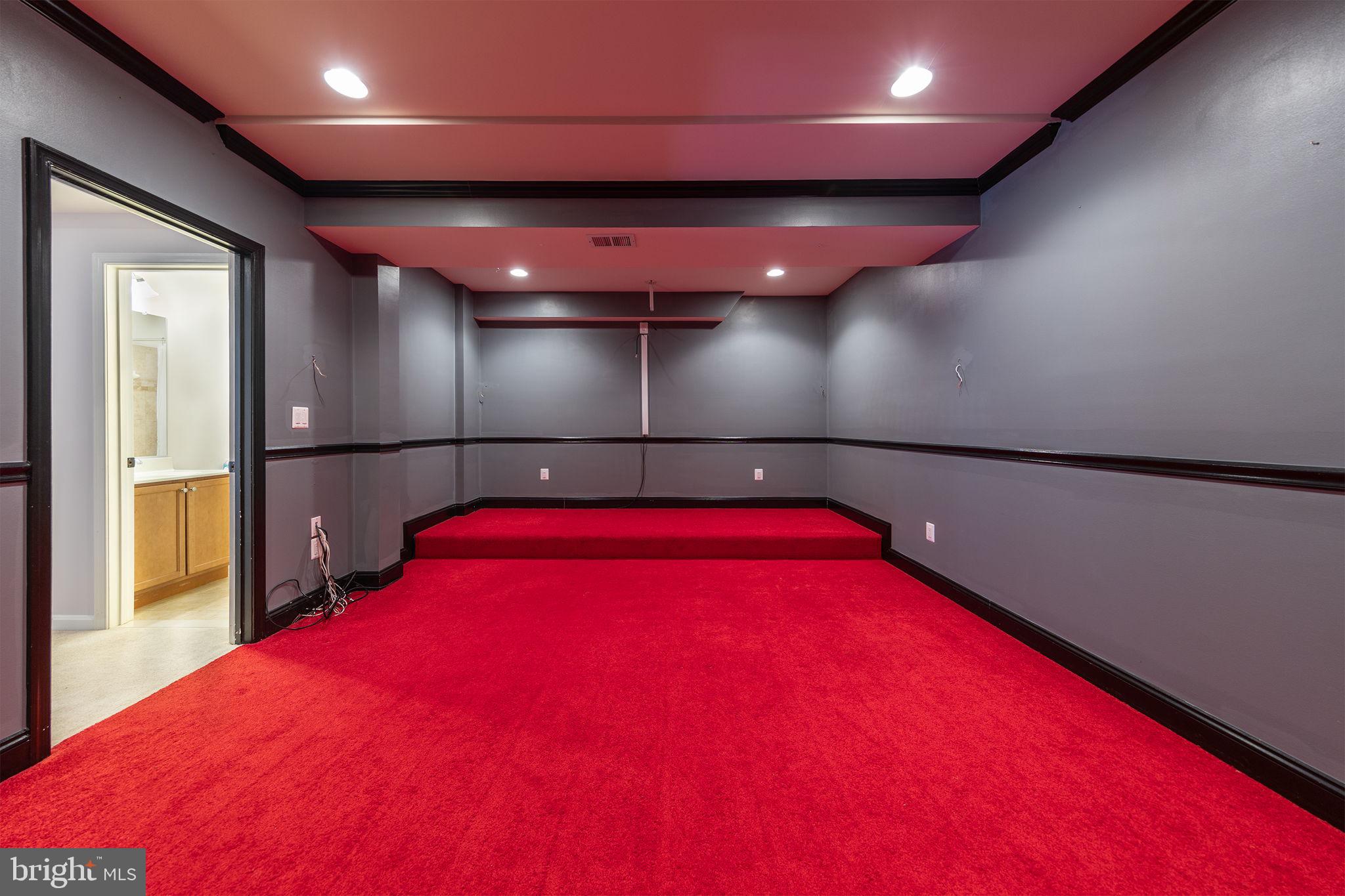 RIVER GATE ESTATES - Residential