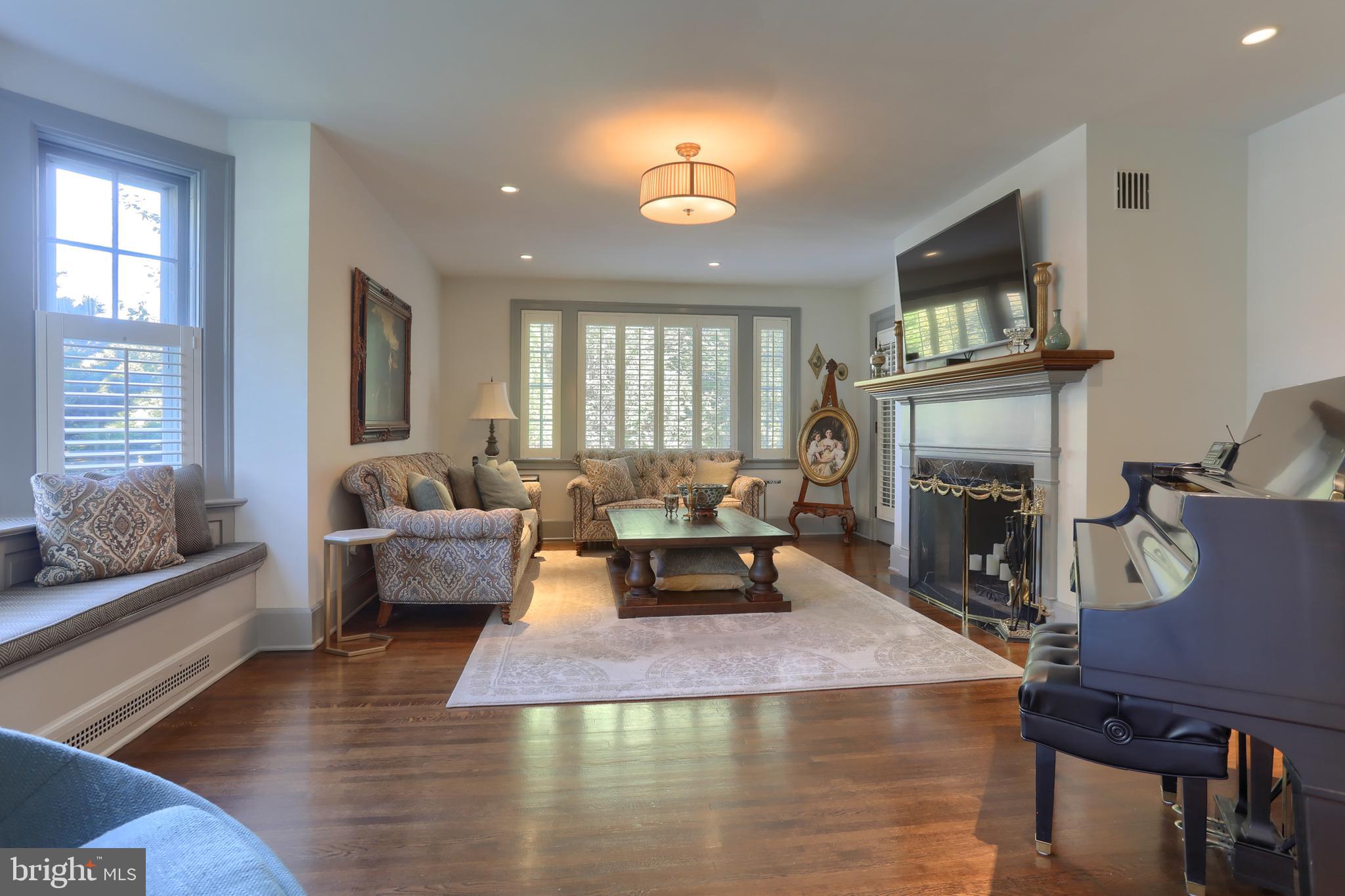 118 ELM AVENUE