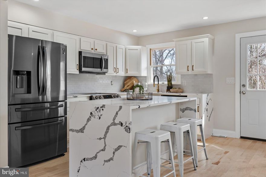 ALL OFFERS DUE THURSDAY 2/24/22


An incredible 4 bedroom 3  bathroom home  with a dream kitchen for any chef and a detached 2 car garage! No expense was spared in this high-end designer property- from the quartz waterfall counter tops, modern bathrooms, natural maple hardwood flooring, huge deck in the backyard, all new appliances and lights  fixtures, newer AC unit and roof, new floors, new kitchen with gorgeous granite countertops, spacious bedrooms and. new gorgeous bathrooms and the home is flooded with natural light! Master suite includes a bathroom!