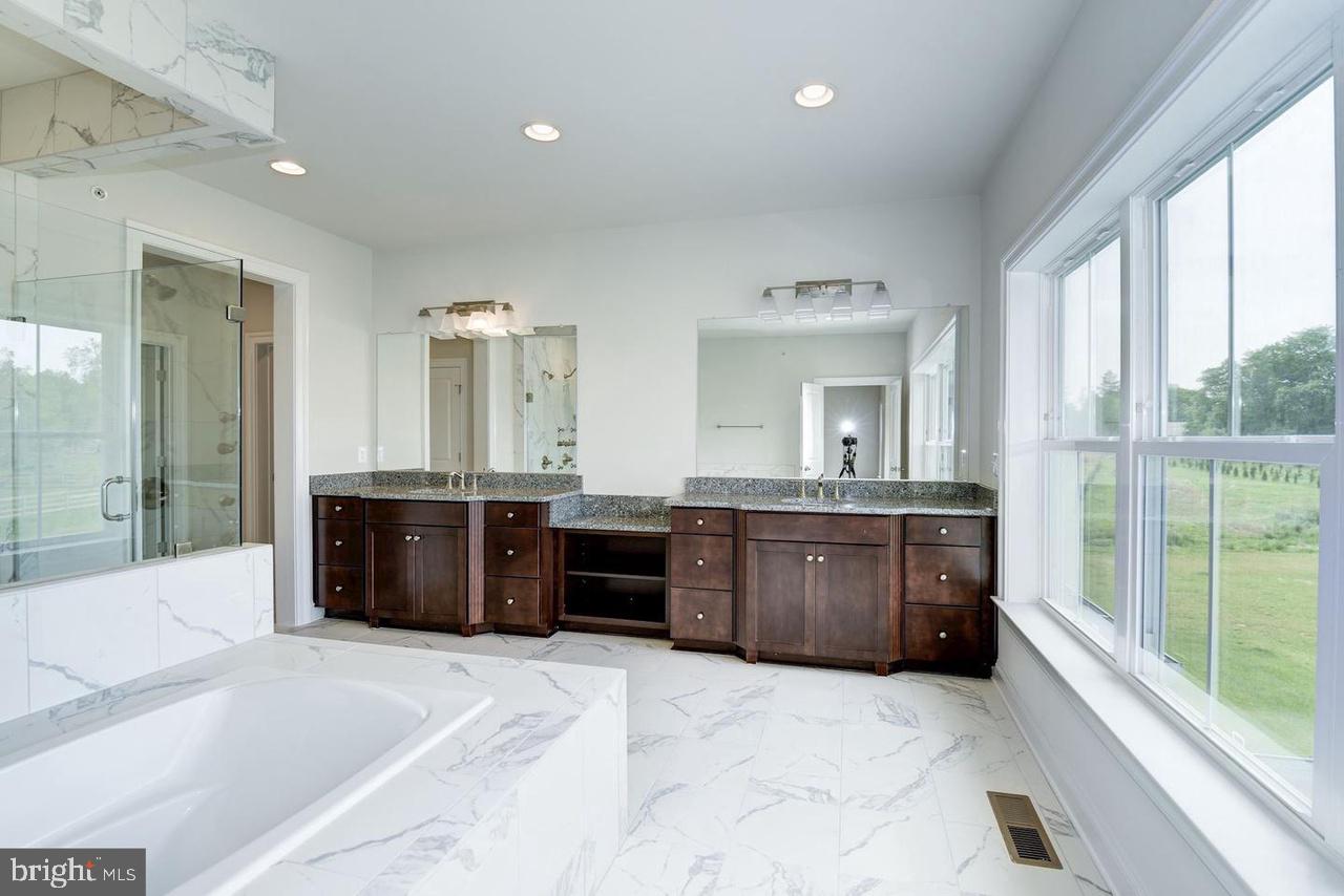 LAYTONSVILLE - Residential