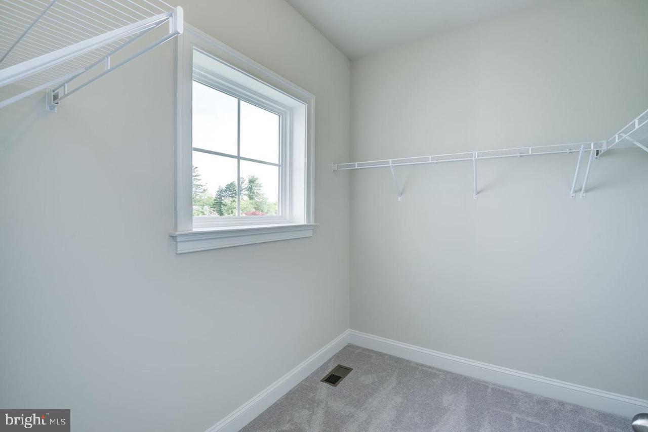 LAYTONSVILLE - Residential