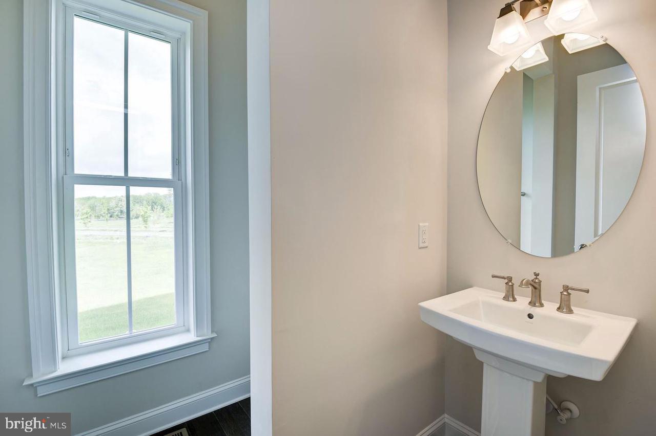 LAYTONSVILLE - Residential