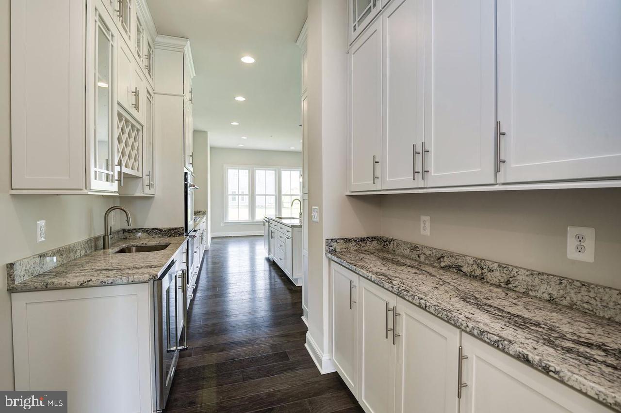 LAYTONSVILLE - Residential