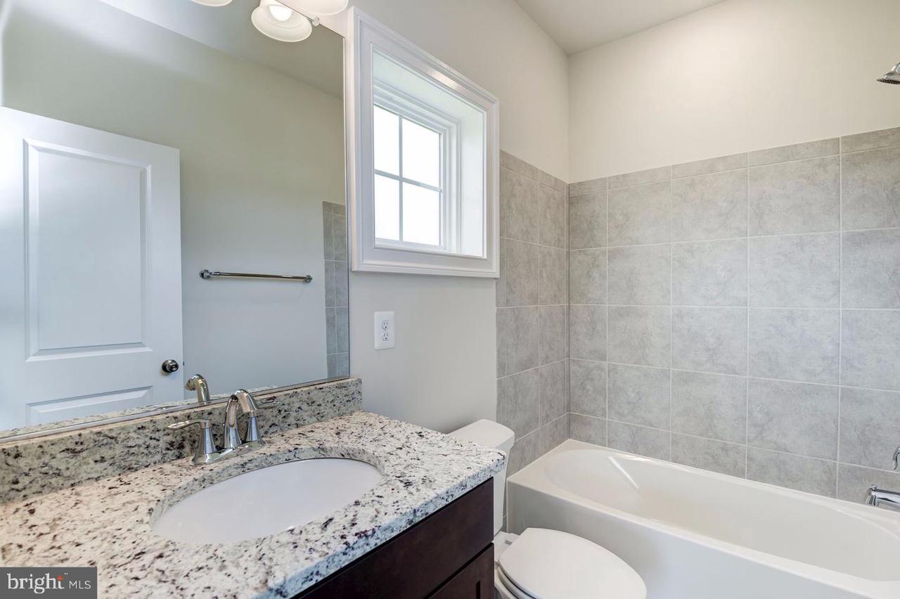 LAYTONSVILLE - Residential