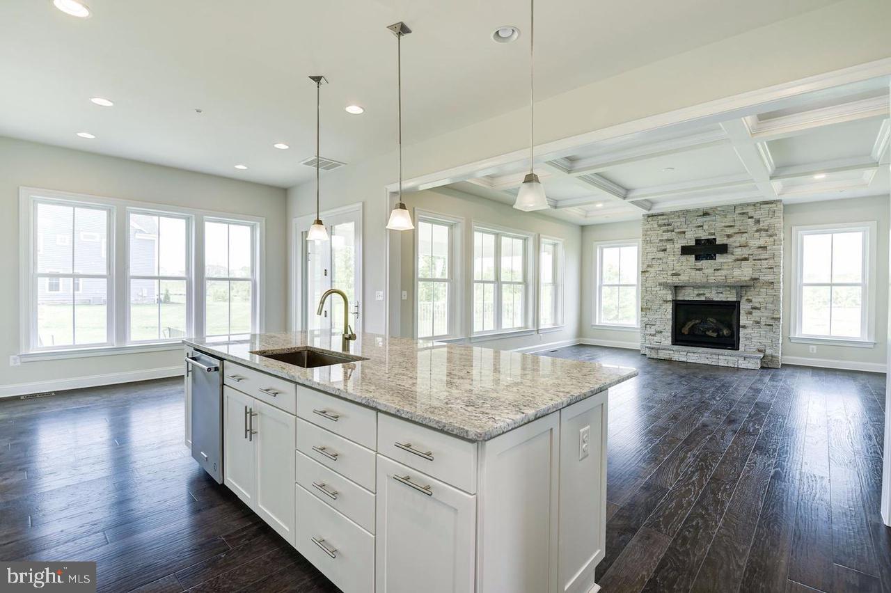 LAYTONSVILLE - Residential