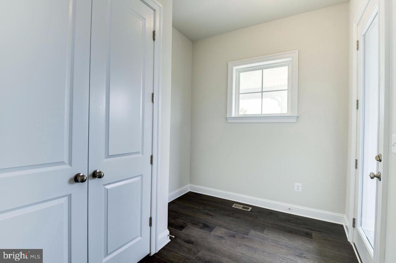 LAYTONSVILLE - Residential