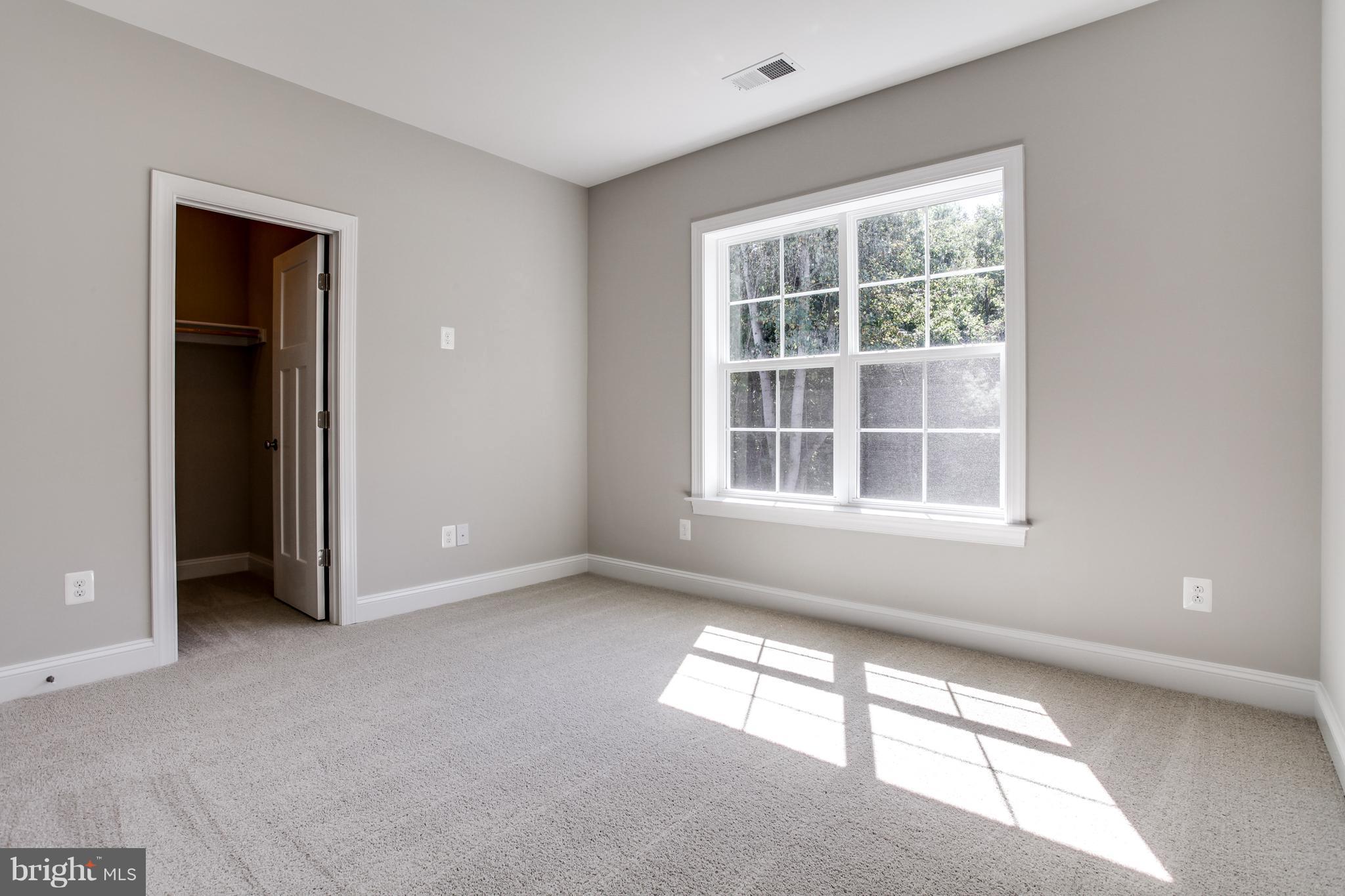 WELLINGTON HEIGHTS - Residential