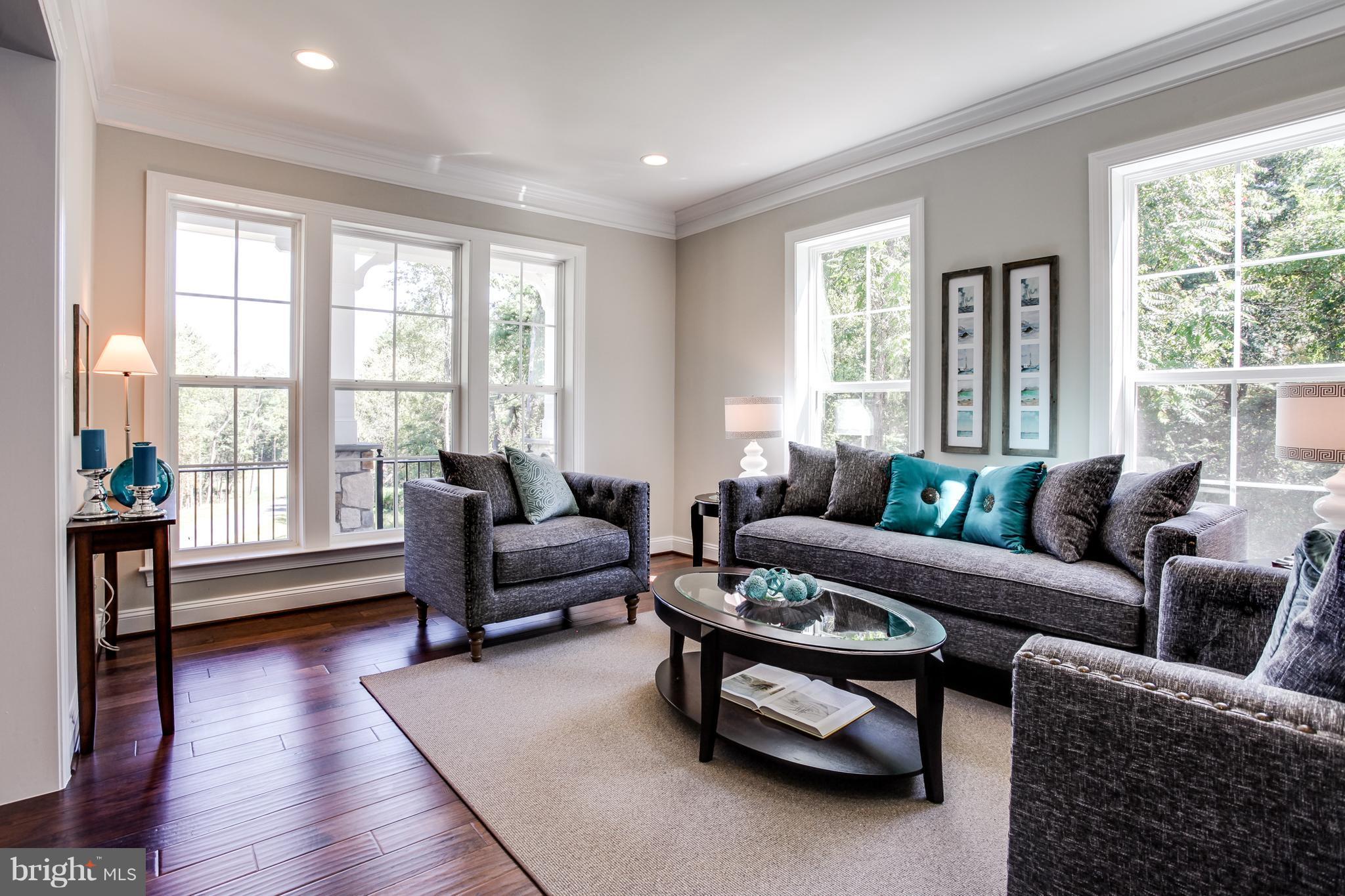 WELLINGTON HEIGHTS - Residential