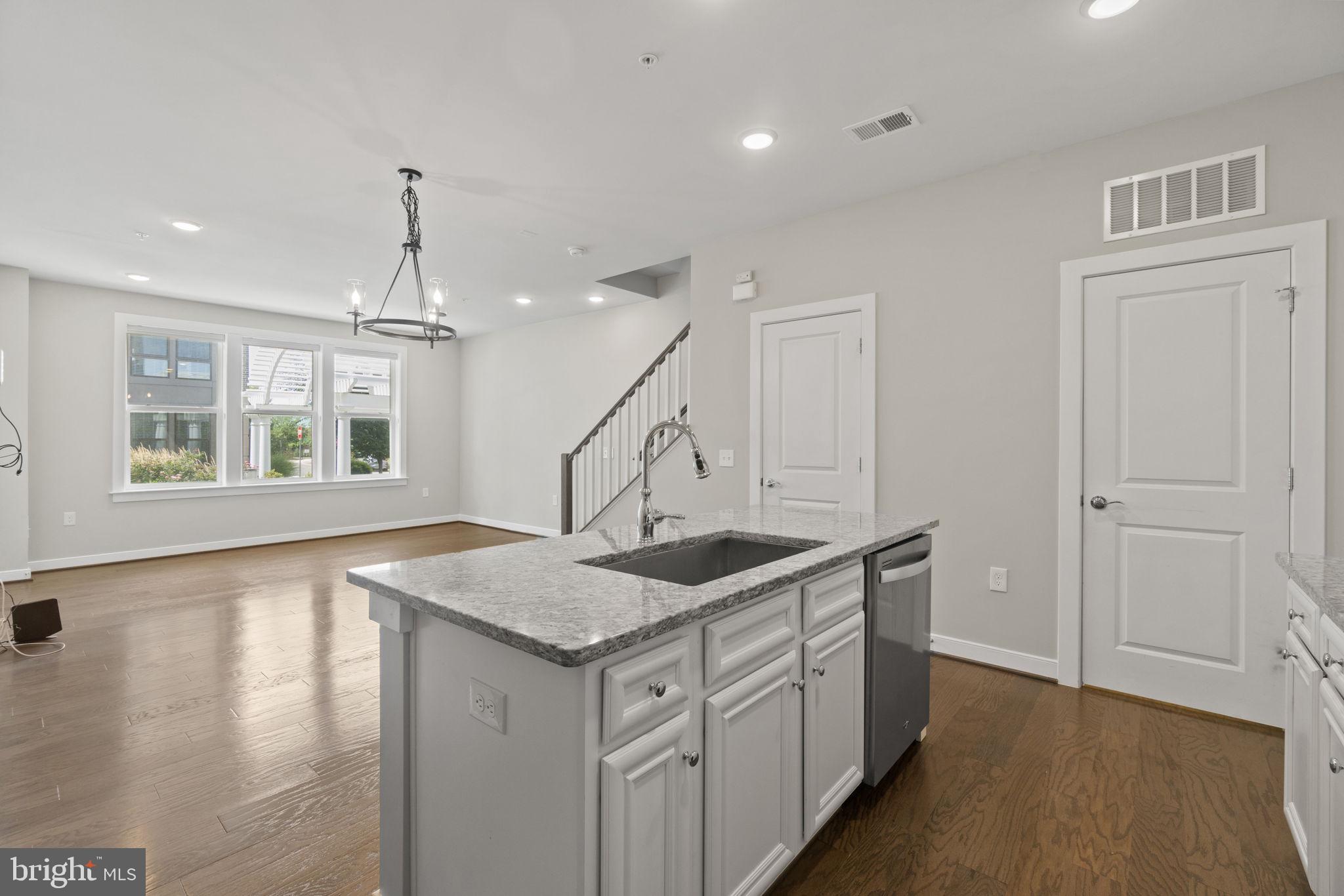 METROPARK AT ARROWBROOK - Residential Lease