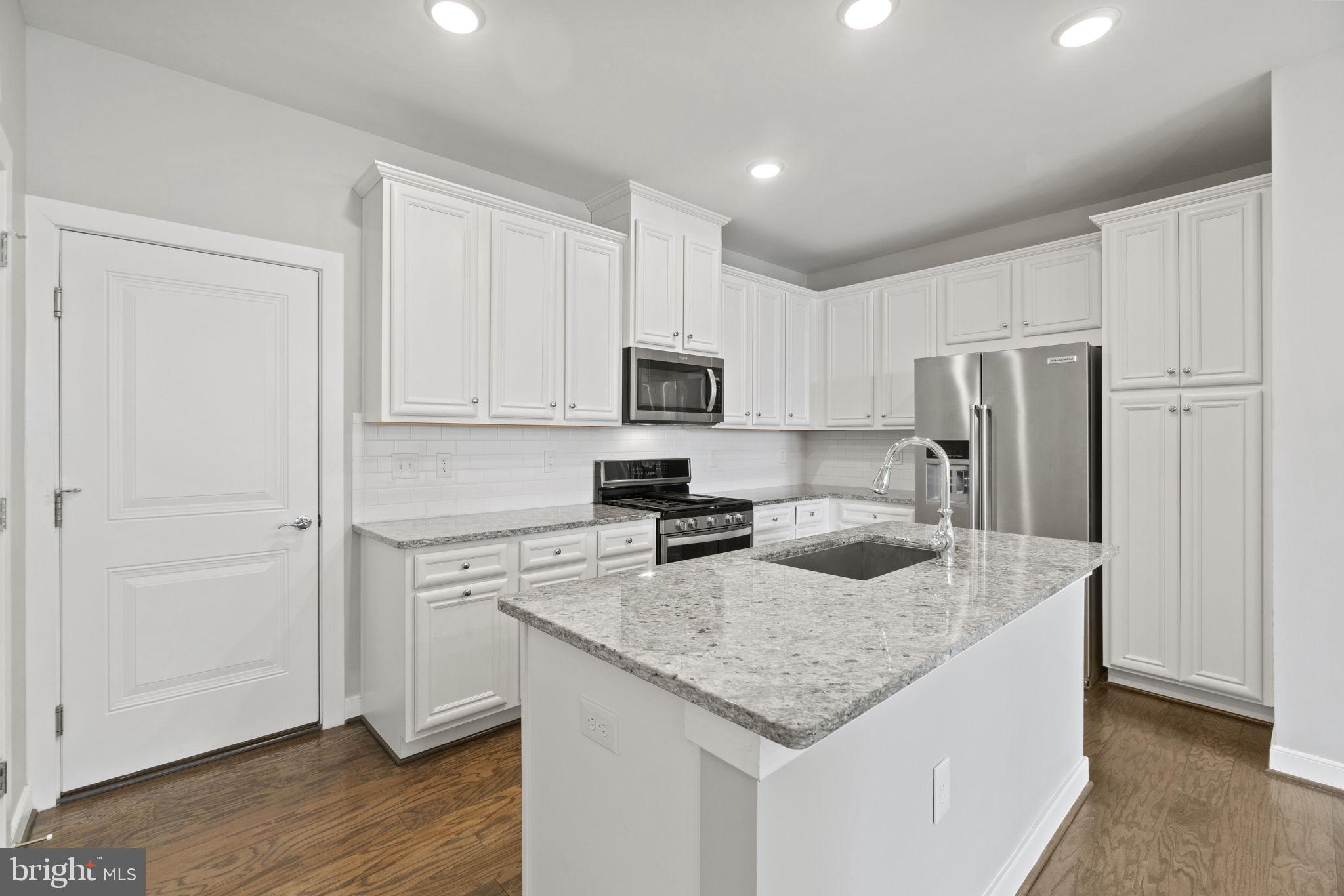 METROPARK AT ARROWBROOK - Residential Lease