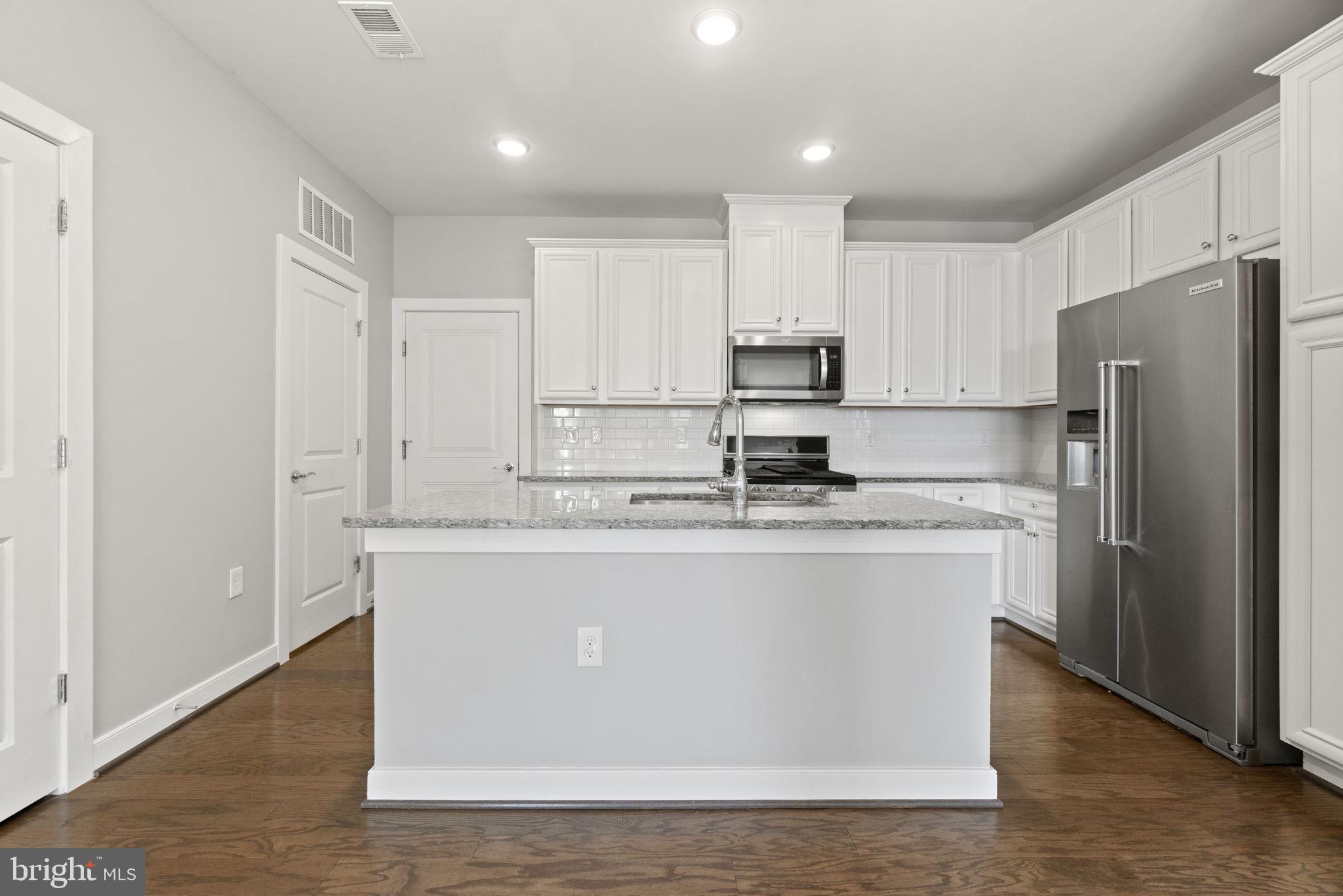 METROPARK AT ARROWBROOK - Residential Lease