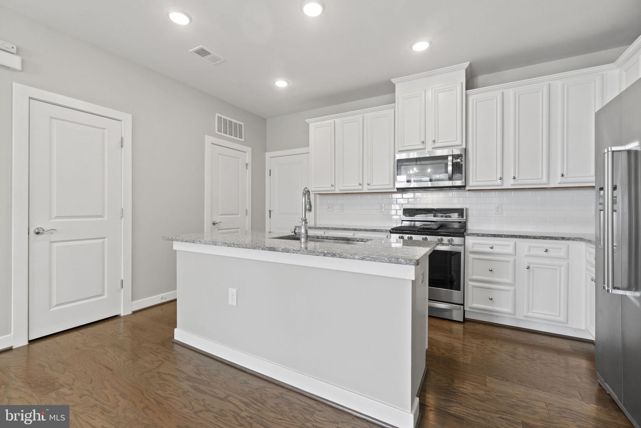 METROPARK AT ARROWBROOK - Residential Lease