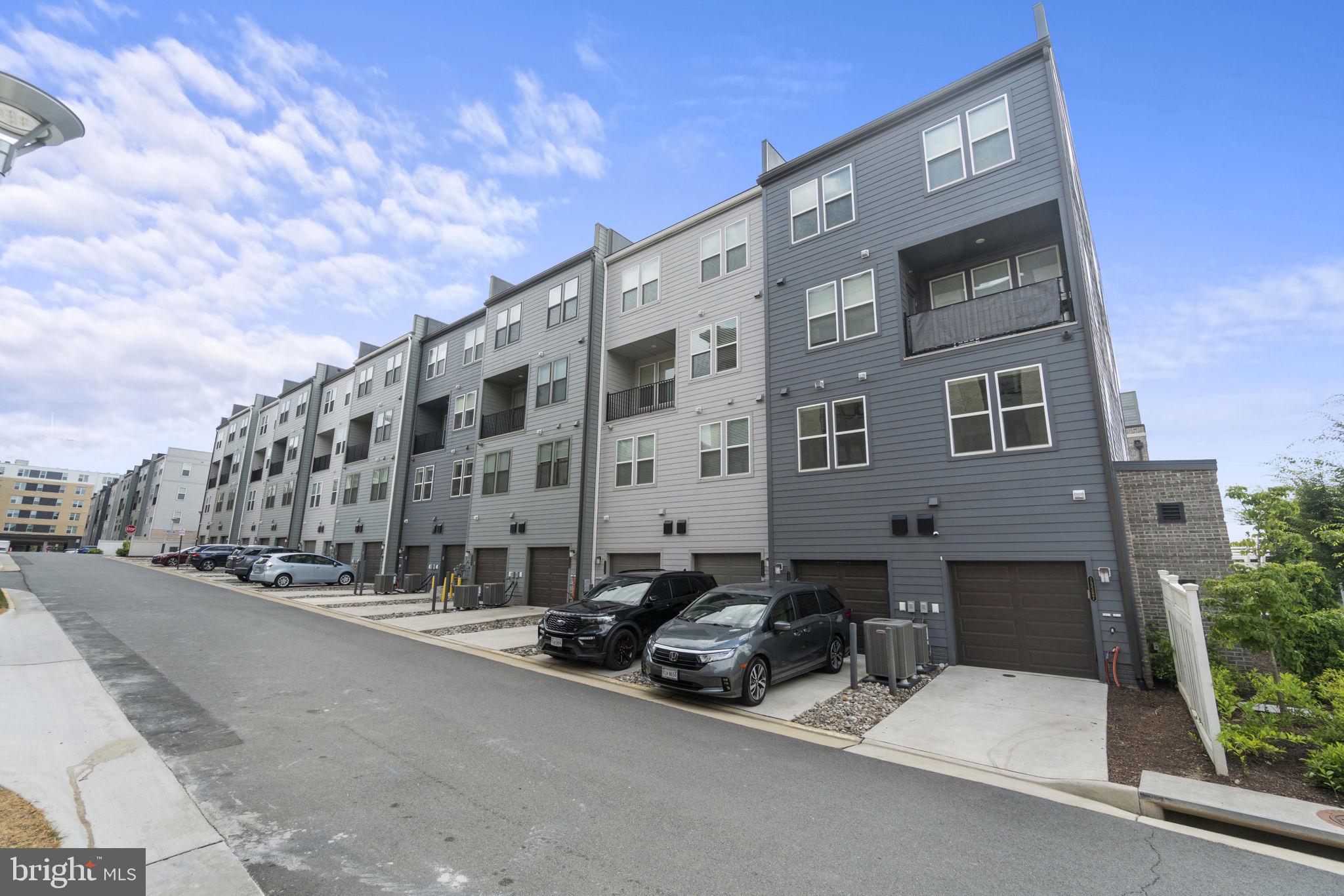 METROPARK AT ARROWBROOK - Residential Lease