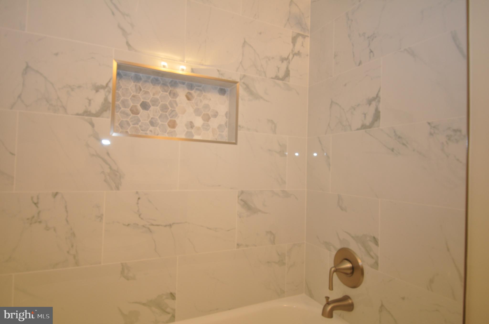 LAKE DEVEREUX - Residential Lease