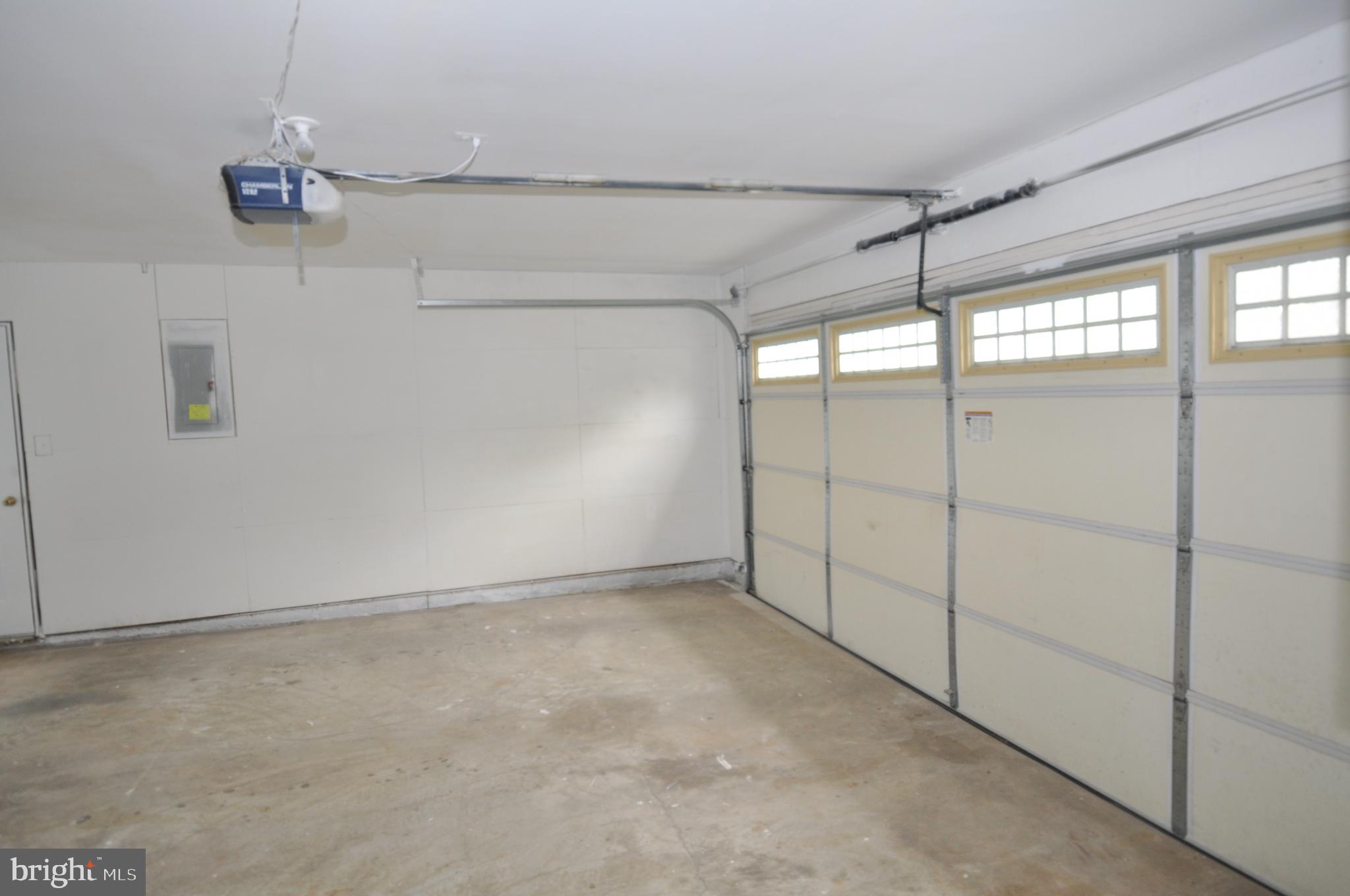 LAKE DEVEREUX - Residential Lease