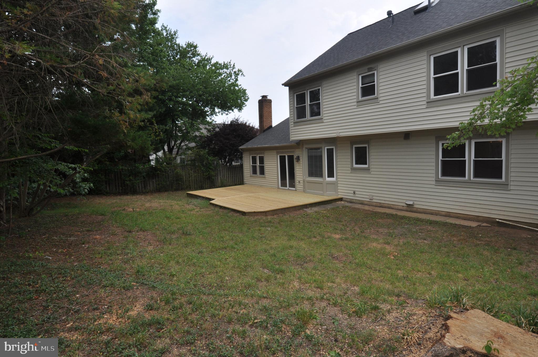 LAKE DEVEREUX - Residential Lease