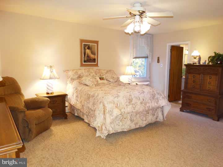JUSTA FARMS - Residential