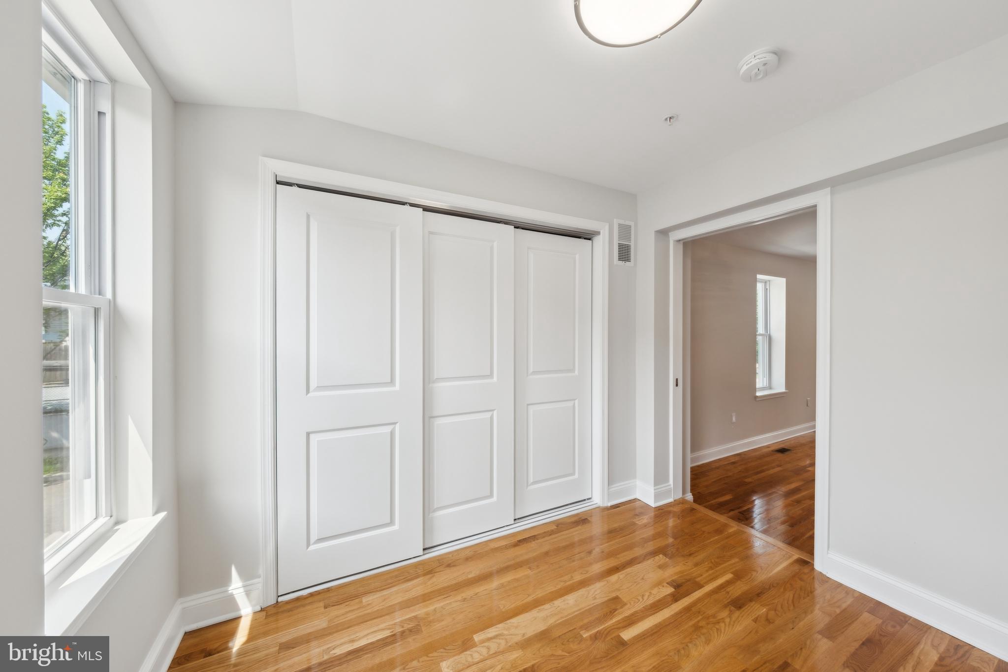 141 NE V STREET NE