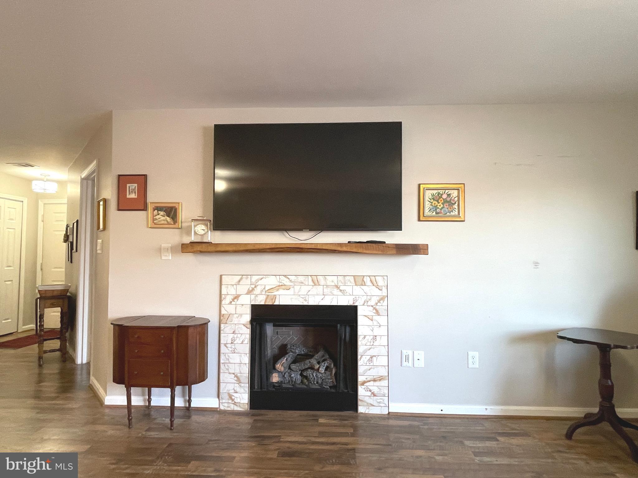 ASHBURN VILLAGE - Residential Lease