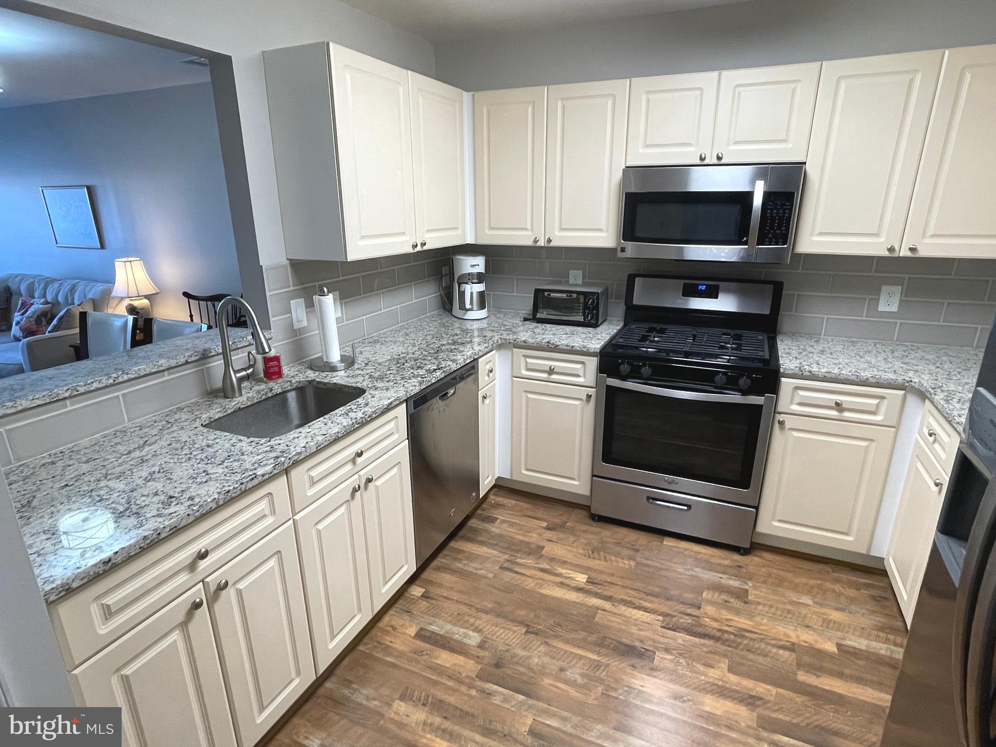 ASHBURN VILLAGE - Residential Lease