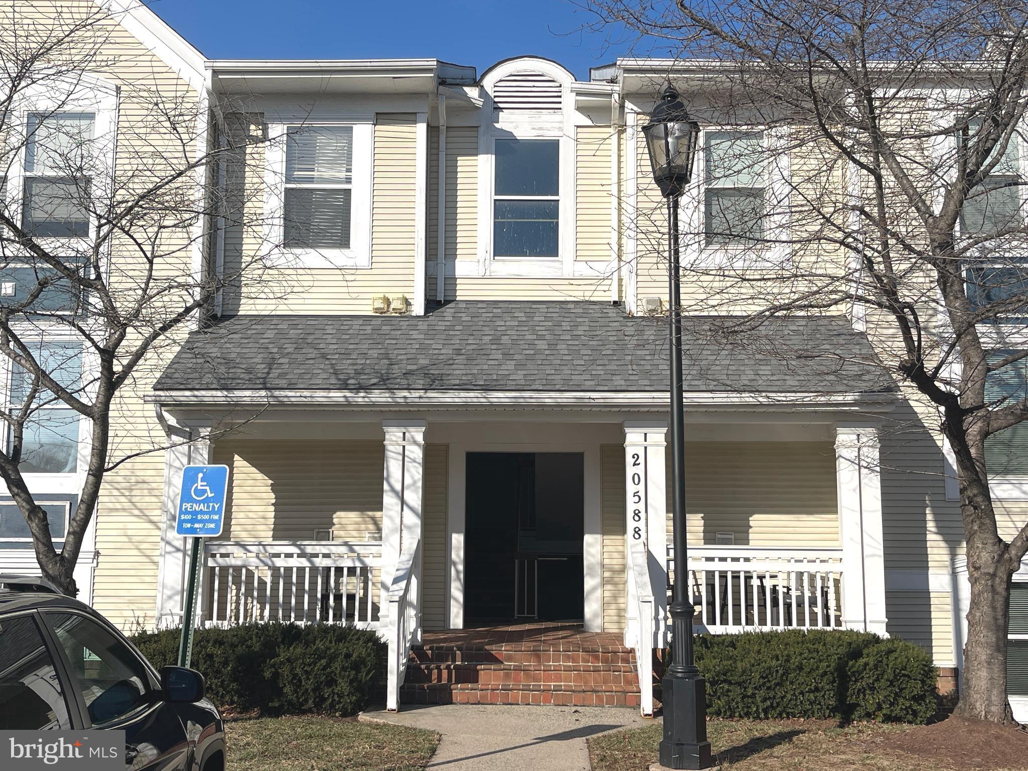 ASHBURN VILLAGE - Residential Lease