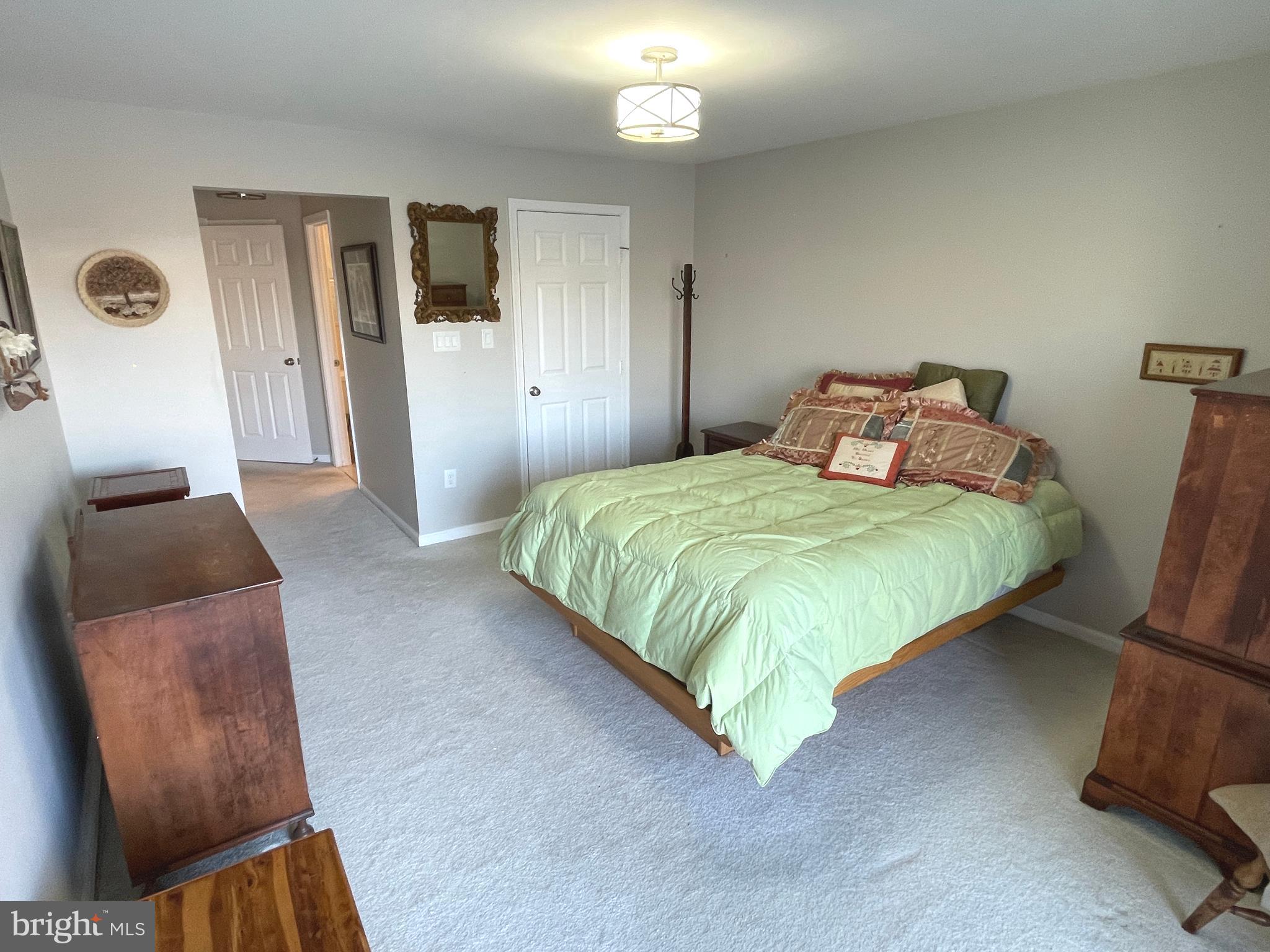 ASHBURN VILLAGE - Residential Lease